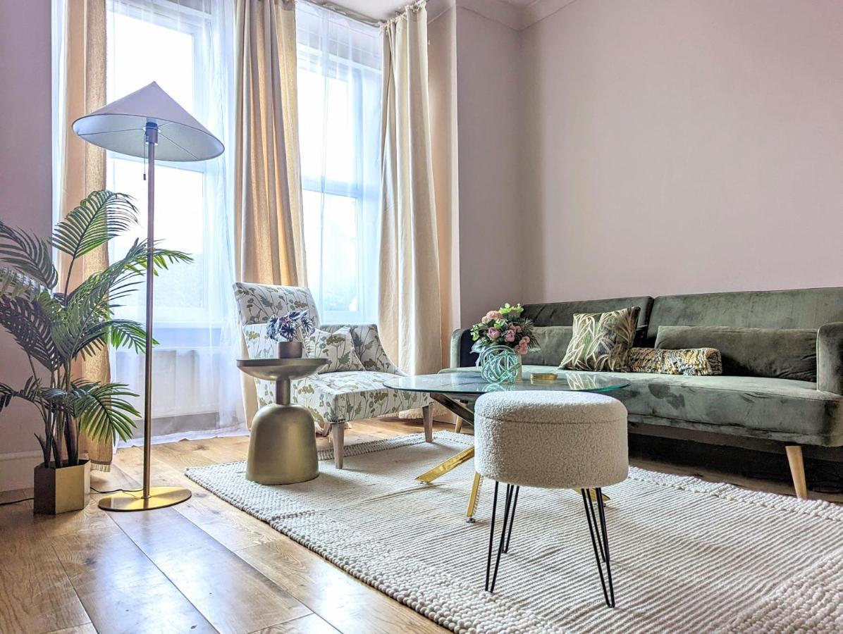 Gorgeous Apartment Wood Green Palmers Green Esterno foto
