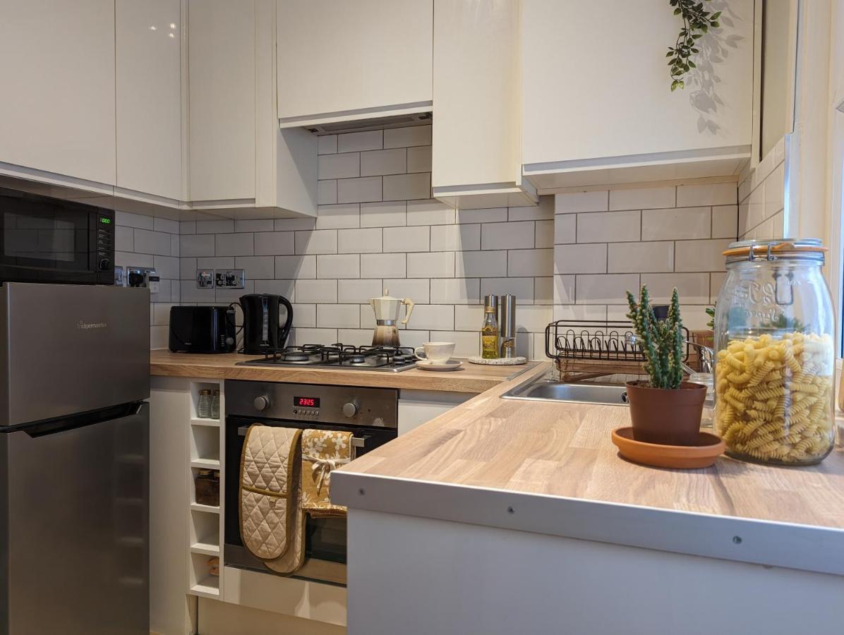Gorgeous Apartment Wood Green Palmers Green Esterno foto